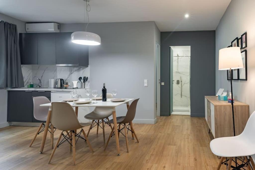 Modern, Quite 1-Bdr Apt 5 Min Walk To Acropolis Атина Екстериор снимка