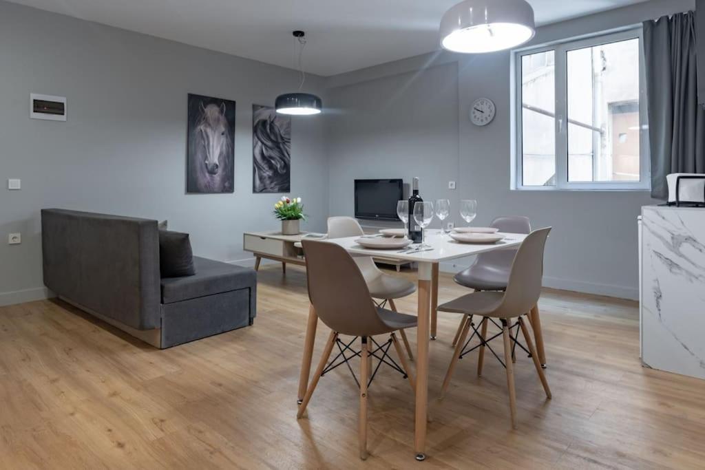 Modern, Quite 1-Bdr Apt 5 Min Walk To Acropolis Атина Екстериор снимка